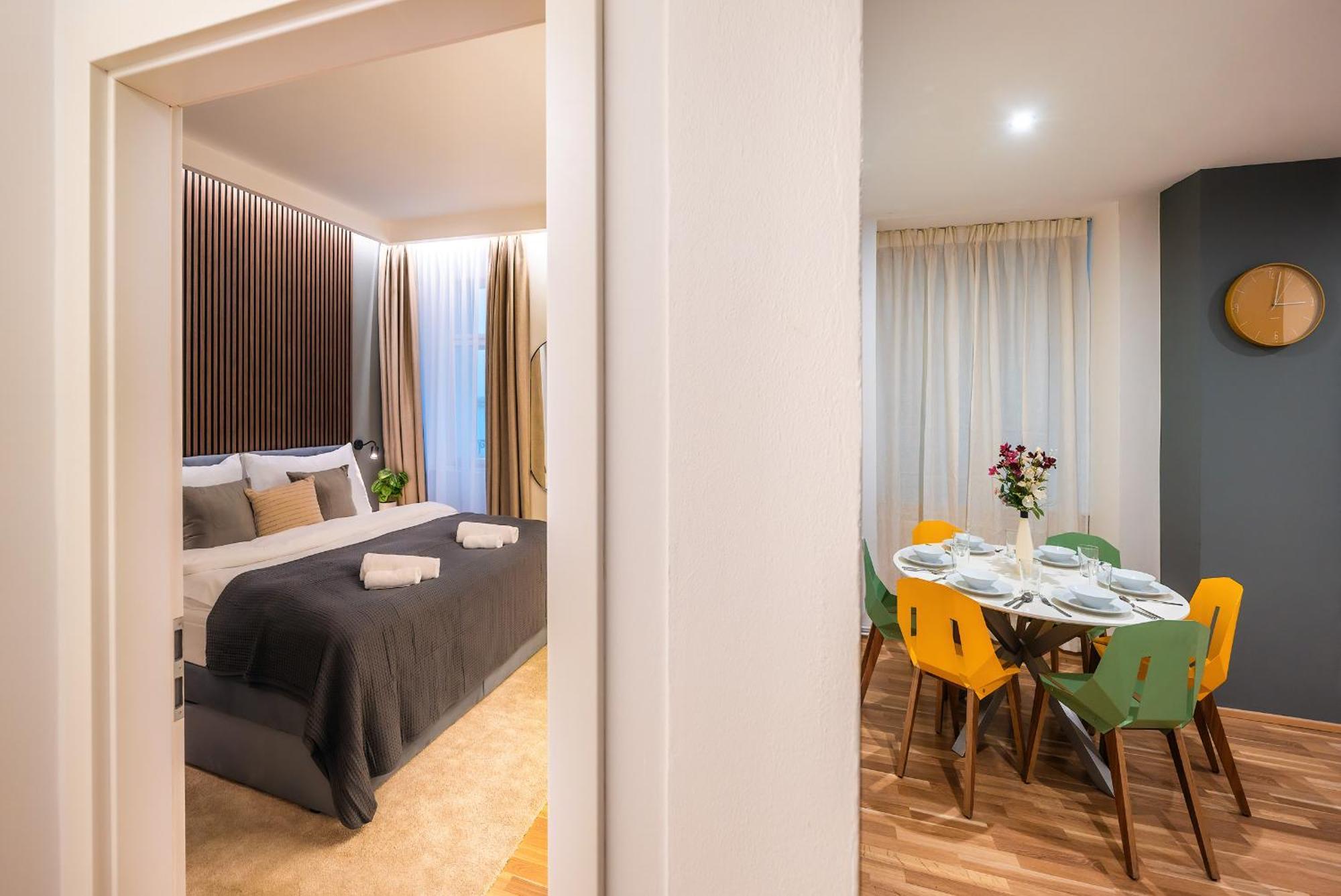 4br+2bath Old Town Family Oasis Luxury Apartament *